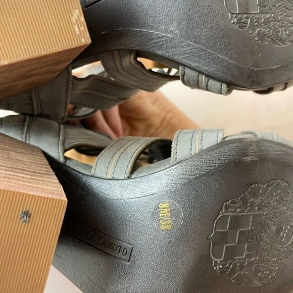 Vince Camuto "Ranata" Heeled strappy Sandals 8 - Picture 5 of 7